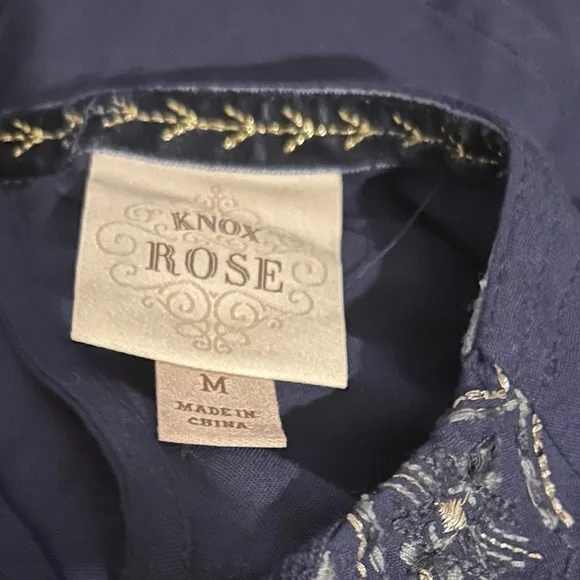 Knox Rose boho embroidered navy tunic top. Size M - Picture 3 of 5
